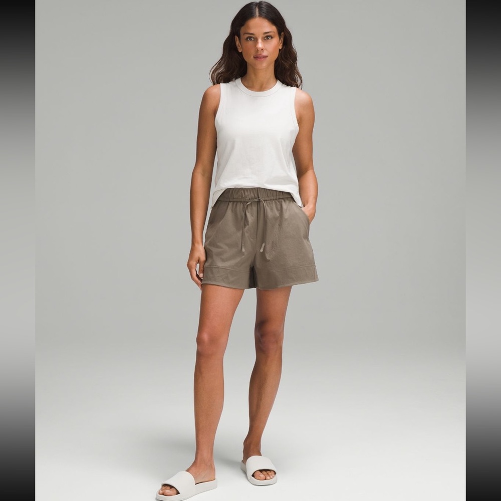 Cinchable Waist HR Woven Short 3.5” - Picture 3 of 11